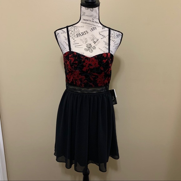 BCX Black & Red Velvet Chiffon Sweetheart Dress Size 7 - Picture 3 of 10